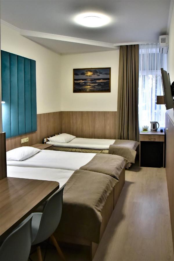 Expo Hotel Comfort Kyiv Exterior foto